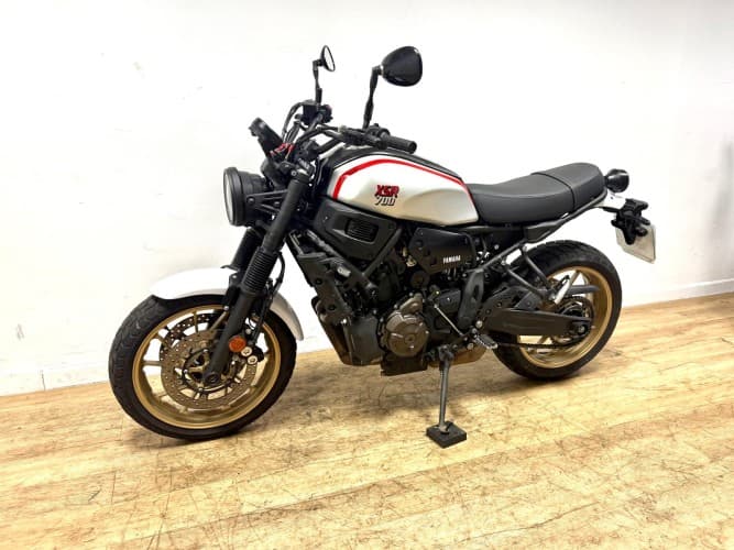 Comprar YAMAHA XSR 700 (A) 2023 de segunda mano YAMAHA XSR 700 (A) 2023 de segunda mano
