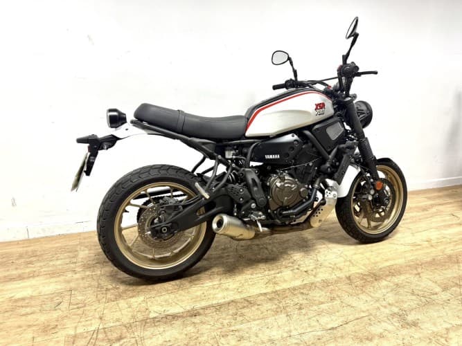 Comprar YAMAHA XSR 700 (A) 2023 de segunda mano YAMAHA XSR 700 (A) 2023 de segunda mano