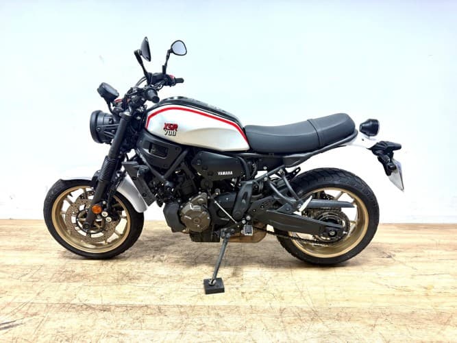 Comprar YAMAHA XSR 700 (A) 2023 de segunda mano YAMAHA XSR 700 (A) 2023 de segunda mano