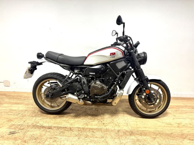 Comprar YAMAHA XSR 700 (A) 2023 de segunda mano YAMAHA XSR 700 (A) 2023 de segunda mano