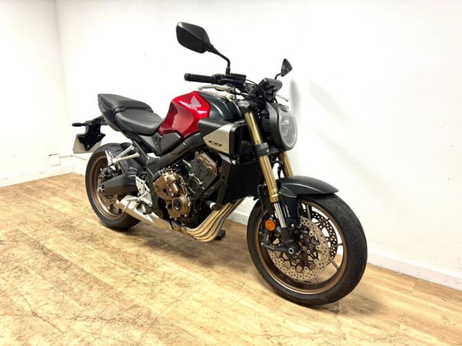 Comprar HONDA CB 650 R (A) (IVA DEDUCIBLE) (E-CLUTCH) 2025 de segunda mano HONDA CB 650 R (A) (IVA DEDUCIBLE) (E-CLUTCH) 2025 de segunda mano