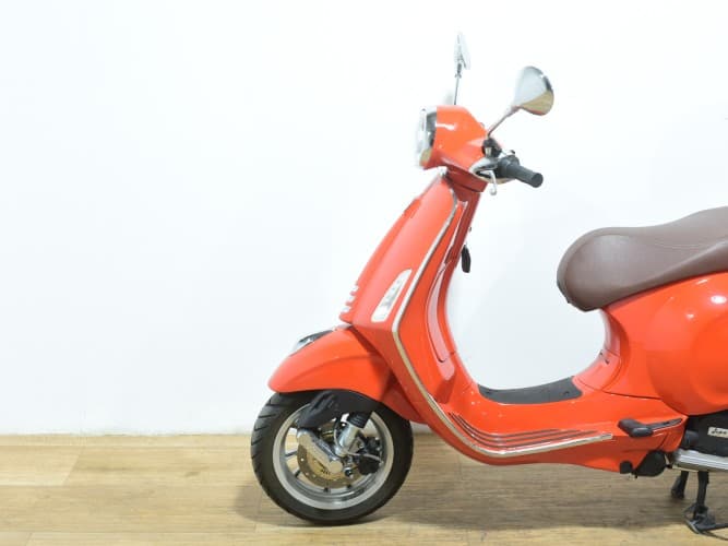 Comprar VESPA PRIMAVERA 125 (TOP CASE) 2021 de segunda mano VESPA PRIMAVERA 125 (TOP CASE) 2021 de segunda mano