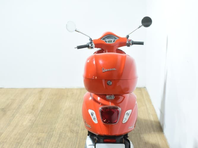 Comprar VESPA PRIMAVERA 125 (TOP CASE) 2021 de segunda mano VESPA PRIMAVERA 125 (TOP CASE) 2021 de segunda mano