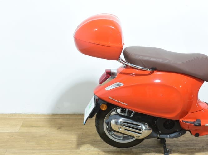 Comprar VESPA PRIMAVERA 125 (TOP CASE) 2021 de segunda mano VESPA PRIMAVERA 125 (TOP CASE) 2021 de segunda mano