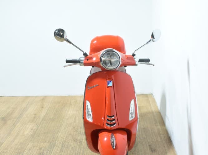 Comprar VESPA PRIMAVERA 125 (TOP CASE) 2021 de segunda mano VESPA PRIMAVERA 125 (TOP CASE) 2021 de segunda mano