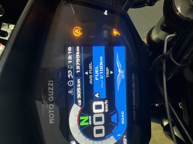 Comprar MOTO GUZZI V85 TT (3 MALETAS) 2021 de segunda mano MOTO GUZZI V85 TT (3 MALETAS) 2021 de segunda mano