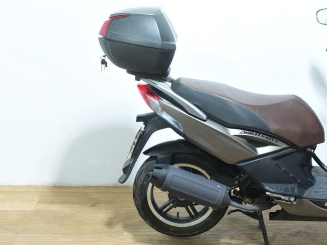 KYMCO AGILITY CITY 50 (TOP CASE) 2023 de segunda mano