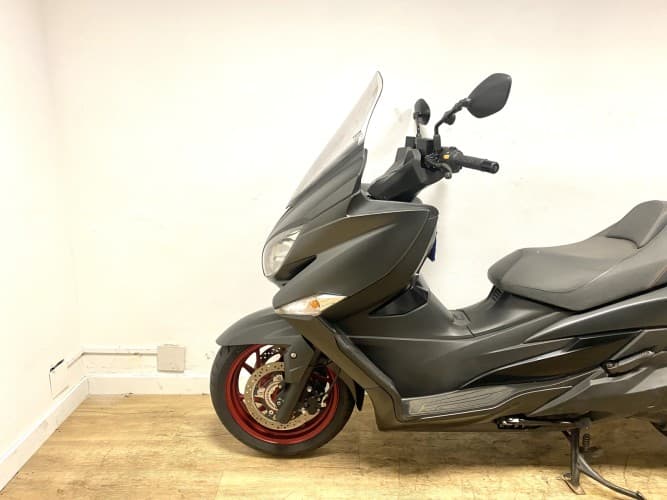 SUZUKI BURGMAN 400 2018 de segunda mano