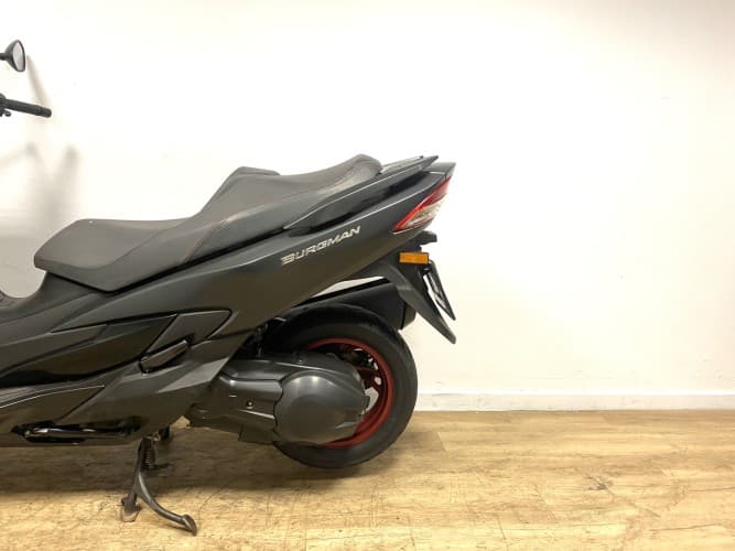 SUZUKI BURGMAN 400 2018 de segunda mano