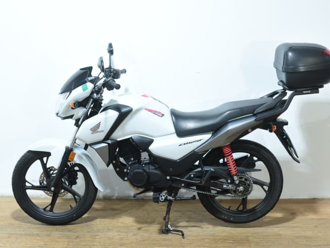 HONDA CB 125 F (TOP CASE) 2022 de segunda mano