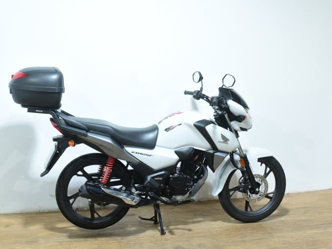 HONDA CB 125 F (TOP CASE) 2022 de segunda mano