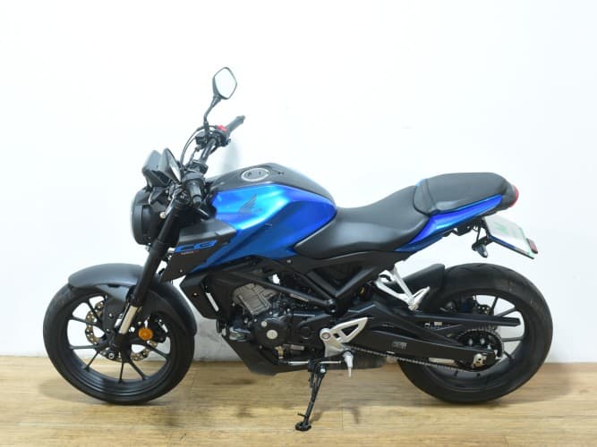 HONDA CB 125 R 2024 de segunda mano