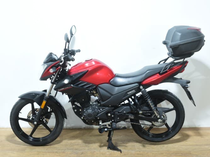 YAMAHA YS125 2018 de segunda mano