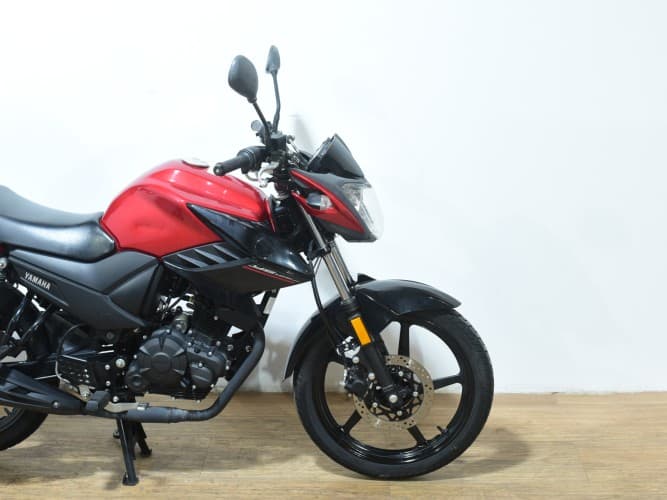 YAMAHA YS125 2018 de segunda mano