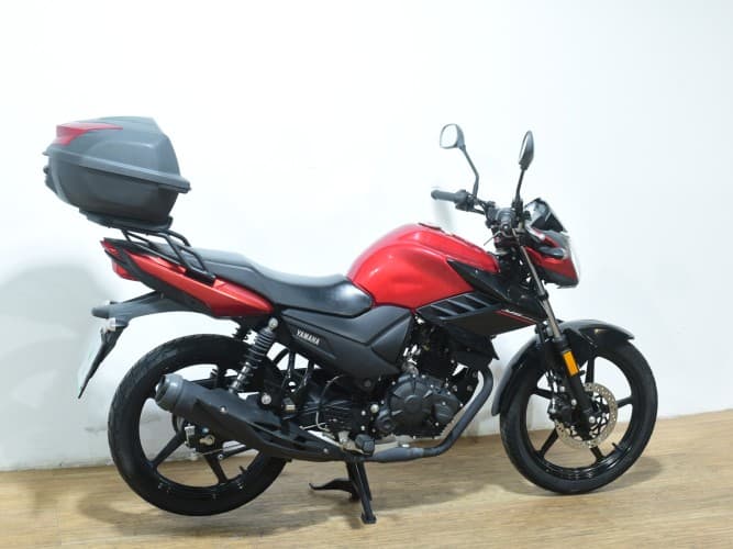YAMAHA YS125 2018 de segunda mano