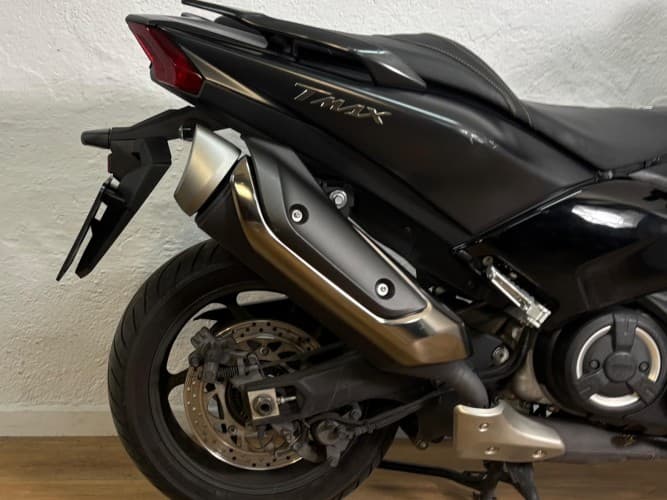 YAMAHA TMAX 530 DX 2018 de segunda mano