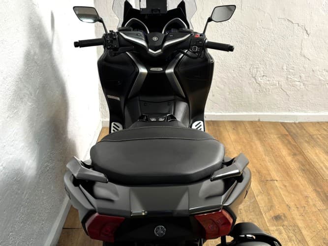 YAMAHA TMAX 530 DX 2018 de segunda mano