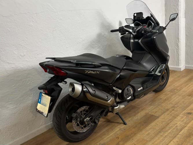 YAMAHA TMAX 530 DX 2018 de segunda mano