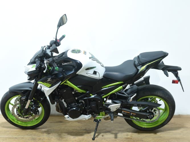 Comprar KAWASAKI Z 900 (FULL)(LEO VINCE HOMOLOGADO +250€) 2021 de segunda mano KAWASAKI Z 900 (FULL)(LEO VINCE HOMOLOGADO +250€) 2021 de segunda mano