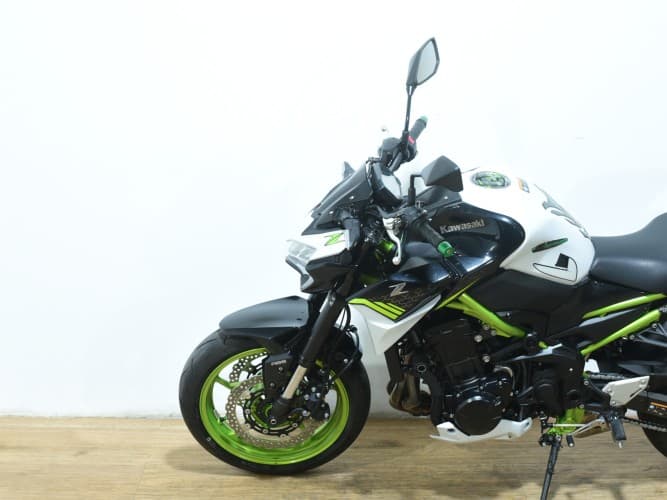 Comprar KAWASAKI Z 900 (FULL)(LEO VINCE HOMOLOGADO +250€) 2021 de segunda mano KAWASAKI Z 900 (FULL)(LEO VINCE HOMOLOGADO +250€) 2021 de segunda mano