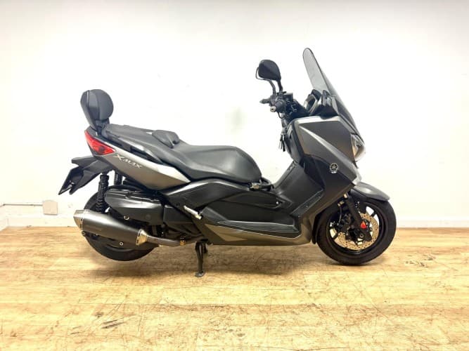 YAMAHA XMAX 400 (ESCAPE SPARK) (ENTREGA ESCAPE DE SERIE) 2015 de segunda mano