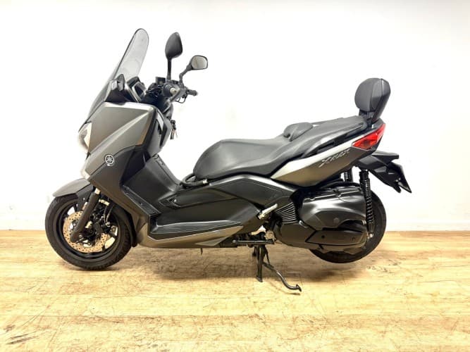 YAMAHA XMAX 400 (ESCAPE SPARK) (ENTREGA ESCAPE DE SERIE) 2015 de segunda mano