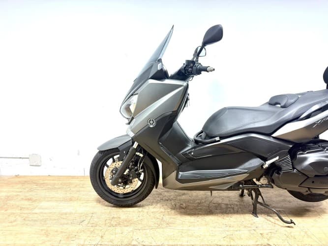 YAMAHA XMAX 400 (ESCAPE SPARK) (ENTREGA ESCAPE DE SERIE) 2015 de segunda mano