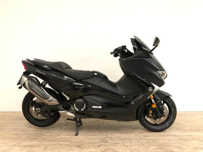 YAMAHA TMAX 530 DX 2019 de segunda mano