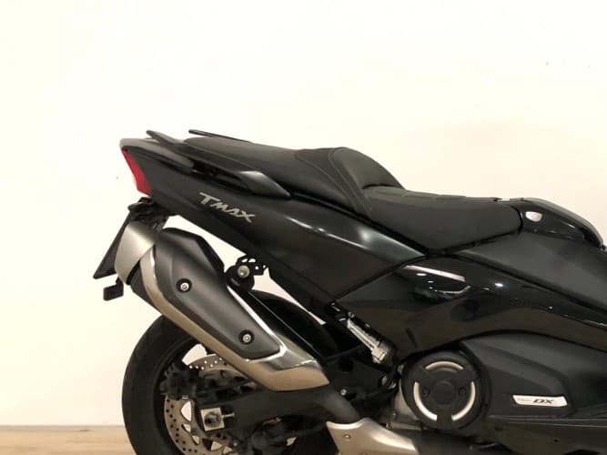 YAMAHA TMAX 530 DX 2019 de segunda mano
