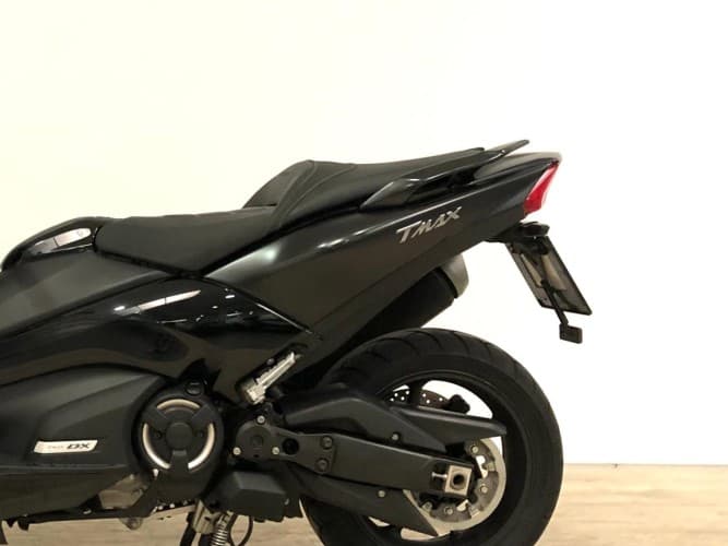 YAMAHA TMAX 530 DX 2019 de segunda mano