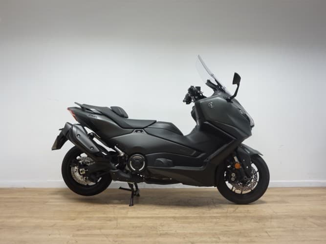 YAMAHA TMAX 560 2025 de segunda mano