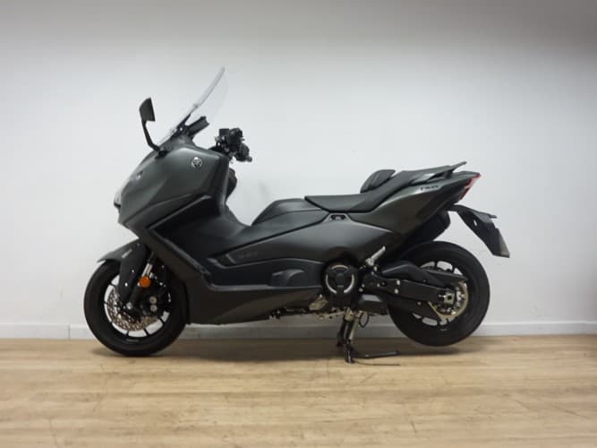 YAMAHA TMAX 560 2025 de segunda mano