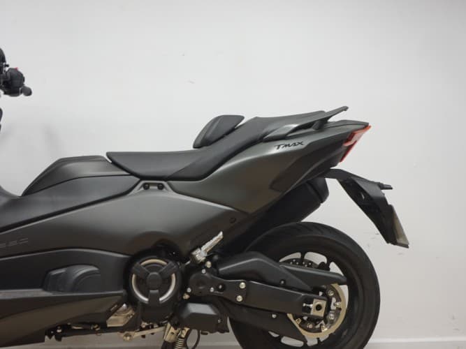 YAMAHA TMAX 560 2025 de segunda mano