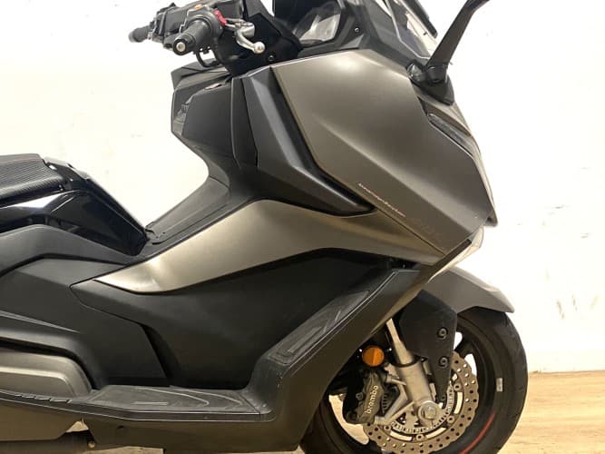 Comprar KYMCO AK 550 2024 de segunda mano KYMCO AK 550 2024 de segunda mano