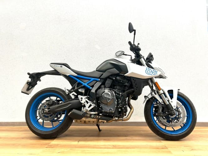 SUZUKI GSX 8S 2023 de segunda mano