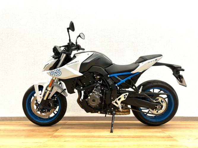 SUZUKI GSX 8S 2023 de segunda mano