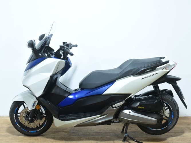 HONDA FORZA 125 2018 de segunda mano