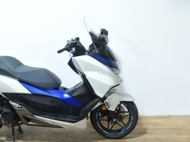 HONDA FORZA 125 2018 de segunda mano