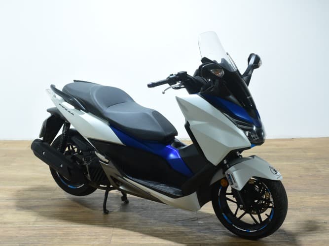 HONDA FORZA 125 2018 de segunda mano