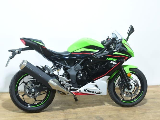 Comprar KAWASAKI NINJA 125 2021 de segunda mano KAWASAKI NINJA 125 2021 de segunda mano
