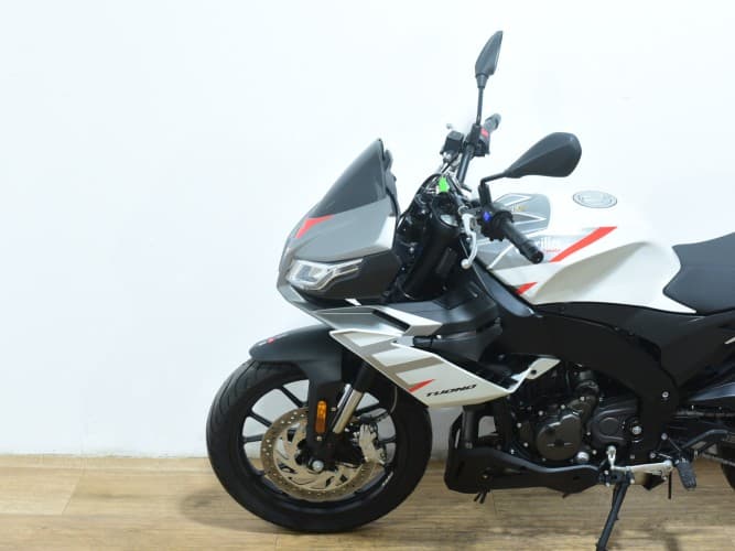 APRILIA TUONO 125 2024 de segunda mano