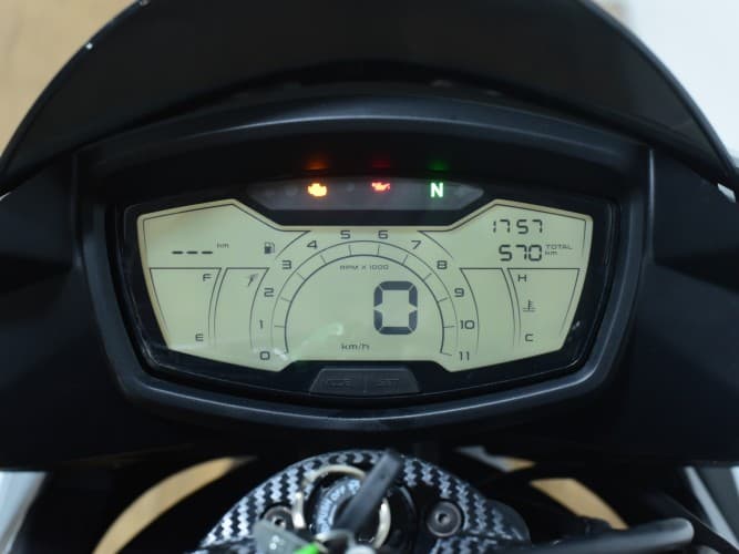 APRILIA TUONO 125 2024 de segunda mano