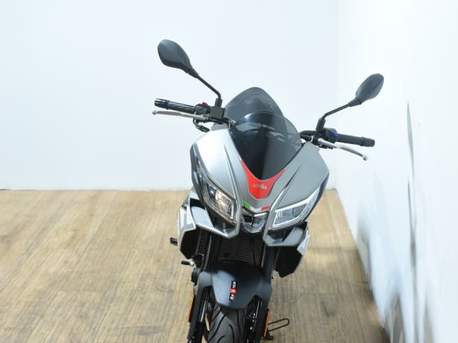 APRILIA TUONO 125 2024 de segunda mano