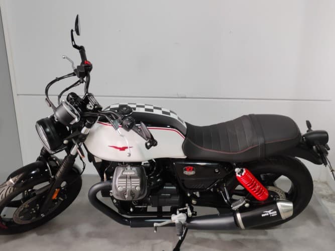 MOTO GUZZI V7 II STONE (A) 2024 de segunda mano