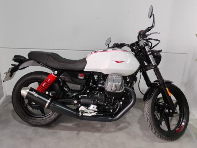 MOTO GUZZI V7 II STONE (A) 2024 de segunda mano
