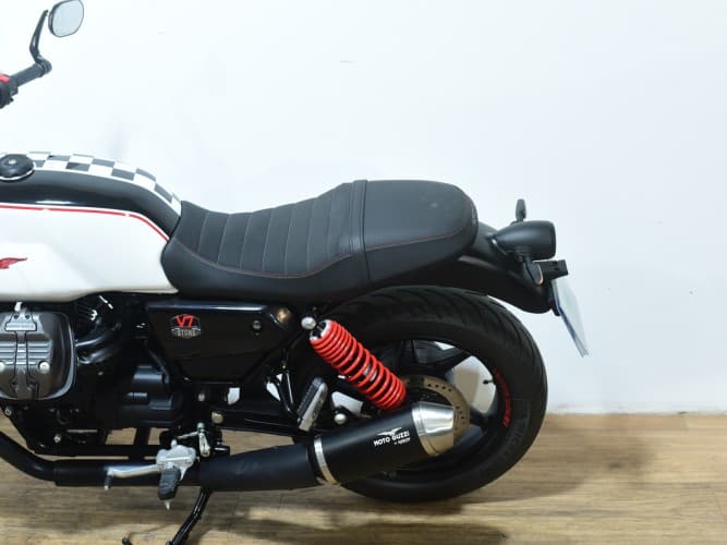 MOTO GUZZI V7 II STONE (A) 2024 de segunda mano