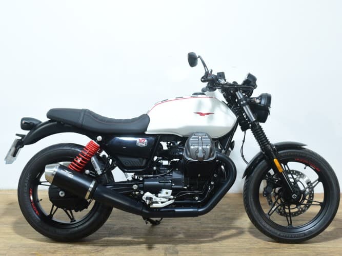 MOTO GUZZI V7 II STONE (A) 2024 de segunda mano