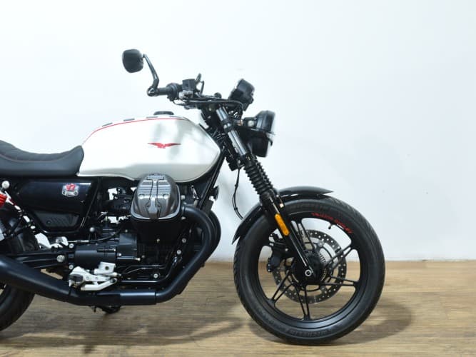 MOTO GUZZI V7 II STONE (A) 2024 de segunda mano