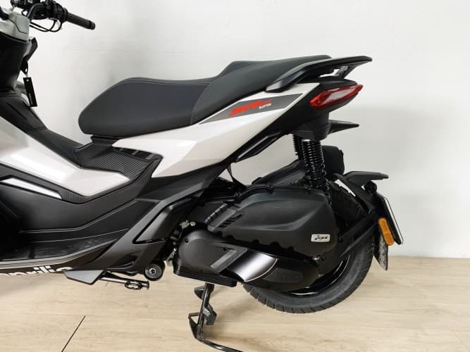 Comprar APRILIA SR GT 125 2025 de segunda mano APRILIA SR GT 125 2025 de segunda mano