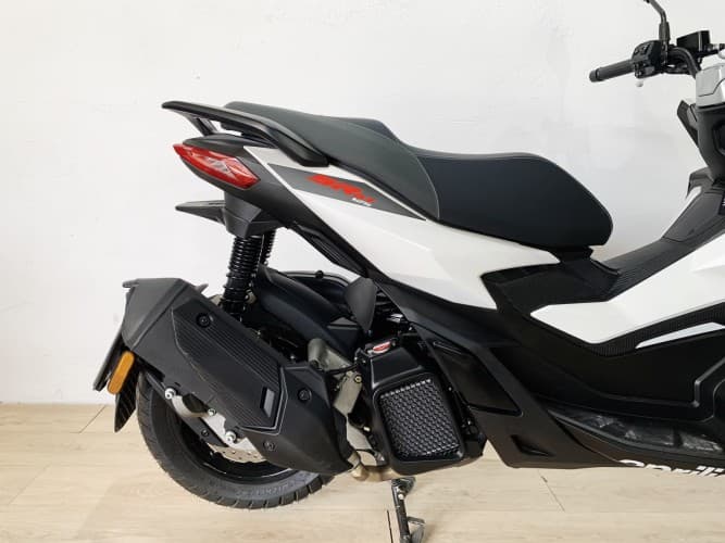 Comprar APRILIA SR GT 125 2025 de segunda mano APRILIA SR GT 125 2025 de segunda mano